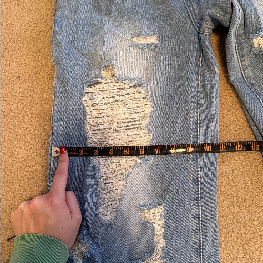 Edikted Ripped Jeans - Picture 7 of 7